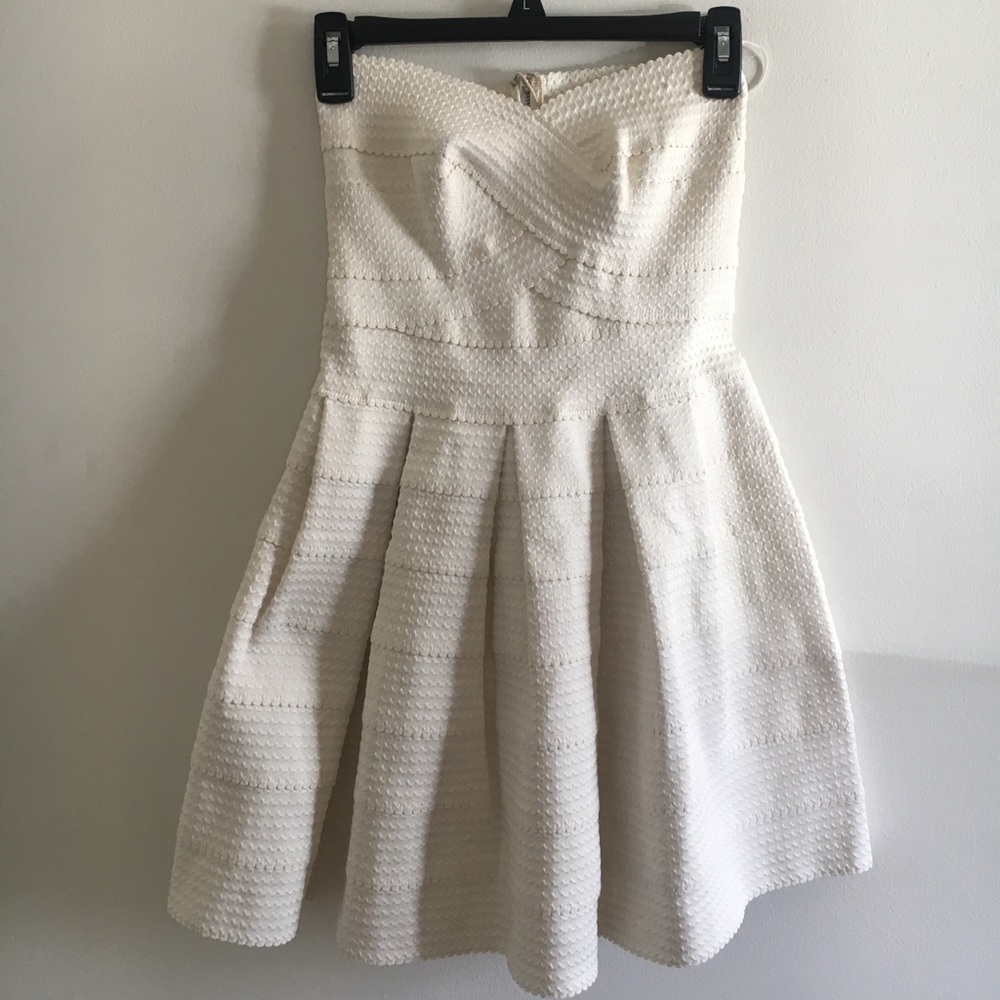 NWT | white strapless dress